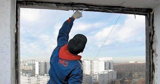 Демонтаж остекления балкона в Сальске - цена от 563 руб. - Сварной-Слс